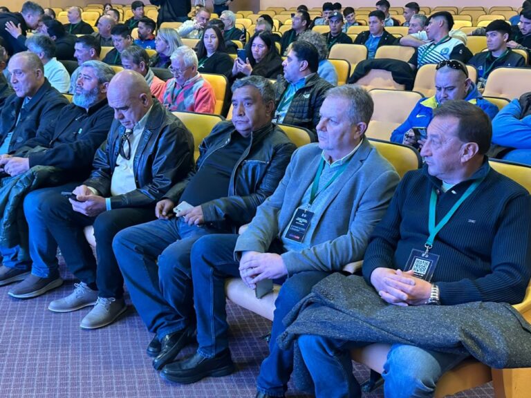 Alejandro Schneider participó del lanzamiento del TRFA 2026/27