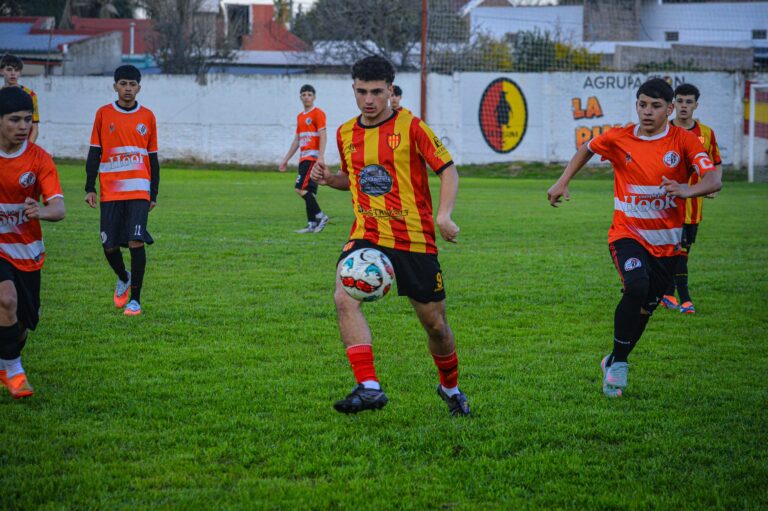 Los campeones de las Divisiones Juveniles de la Liga Paranaense de Fútbol