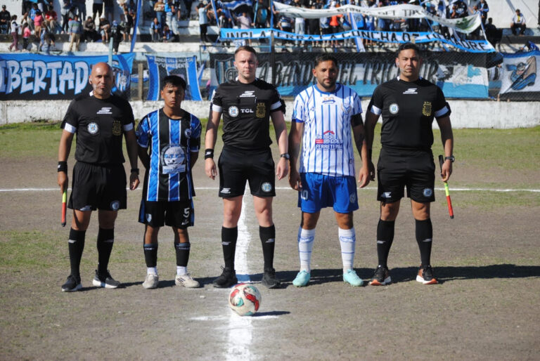 Sportivo Urquiza y Peñarol definen el pase a semifinales en el clásico más popular