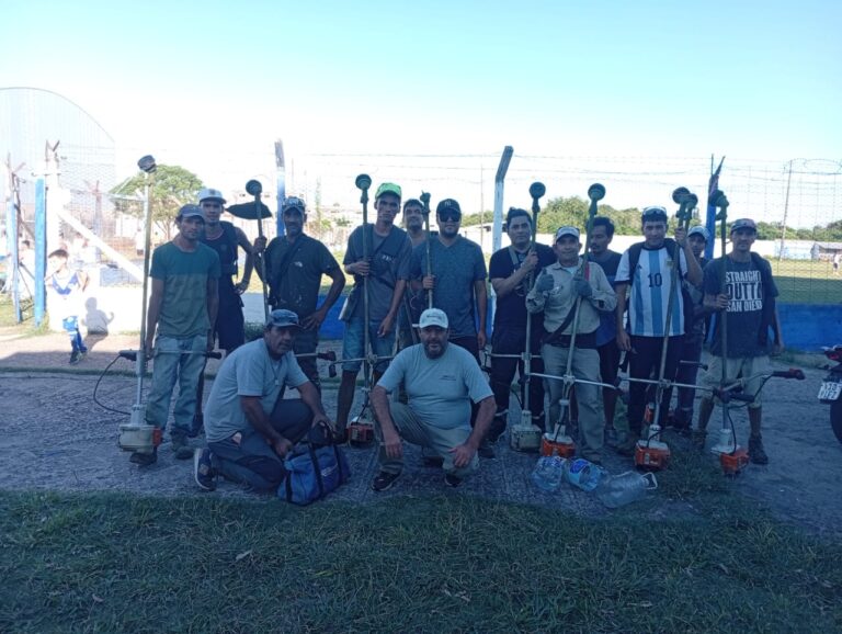 La Municipalidad de Paraná realizó trabajos de desmalezado en Sportivo Urquiza y acompañará a los clubes de la Liga Paranaense de Fútbol
